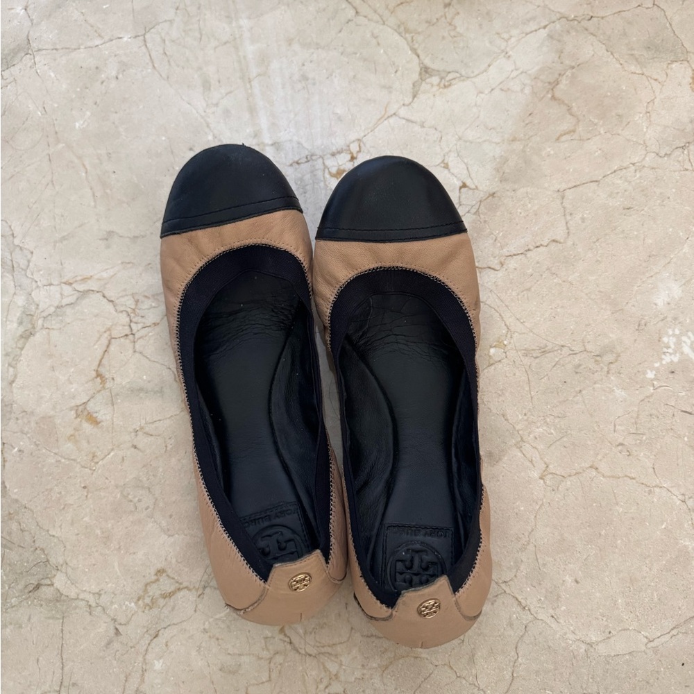 Tory Burch Tan and Black Loafers Flats